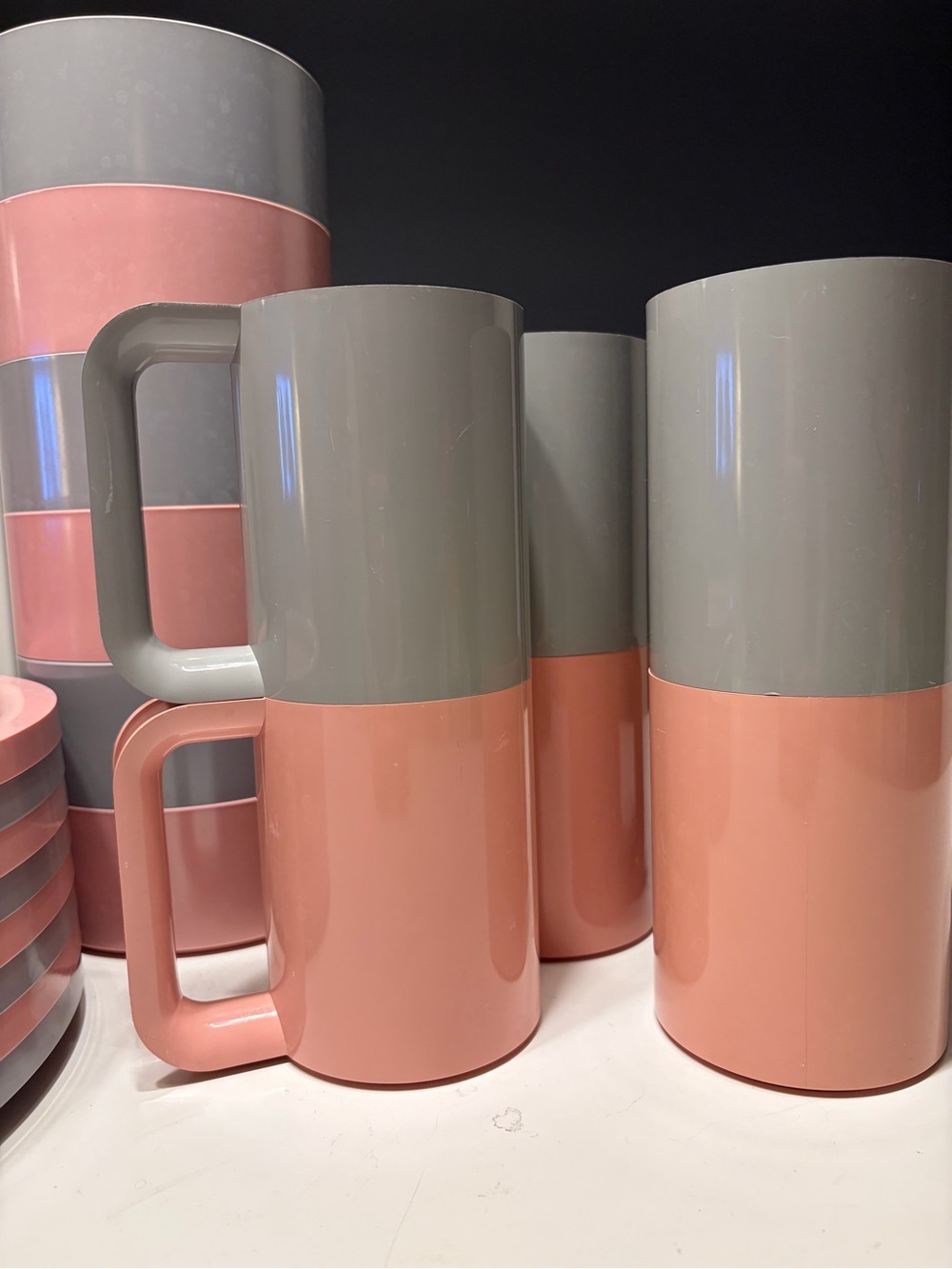 Vintage Kasen by Peter Pan Melamine Dinnerware Set – Pink & Gray MCM – 20 Pieces